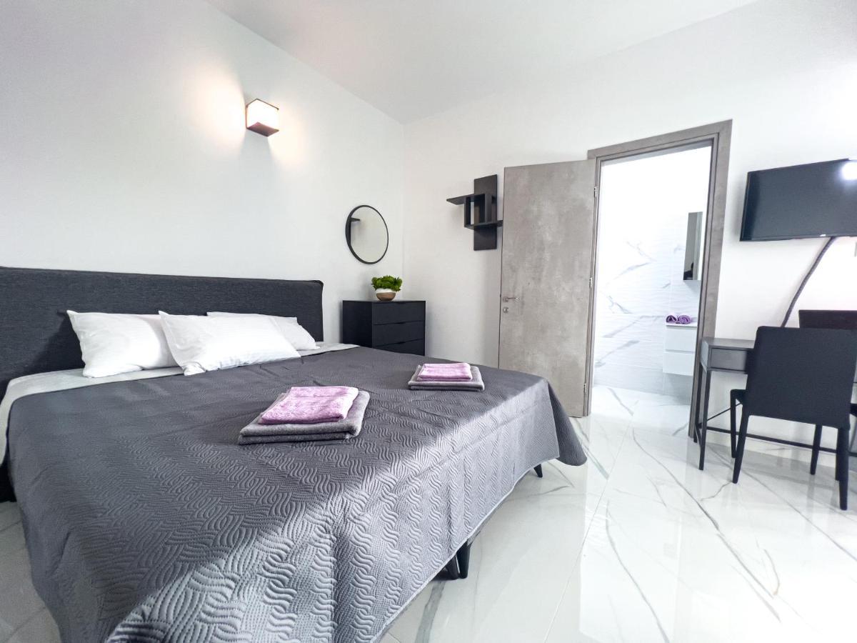 Giorgis Luxury Apartments Айя Напа Екстериор снимка