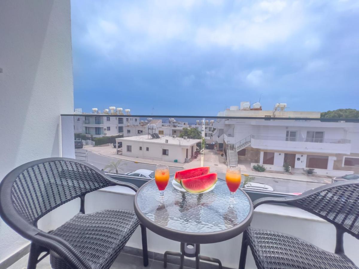 Giorgis Luxury Apartments Айя Напа Екстериор снимка