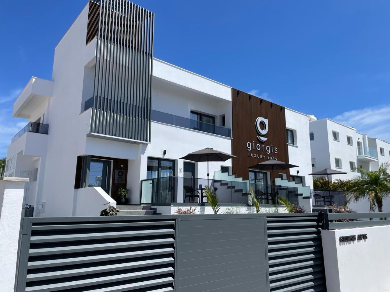 Giorgis Luxury Apartments Айя Напа Екстериор снимка