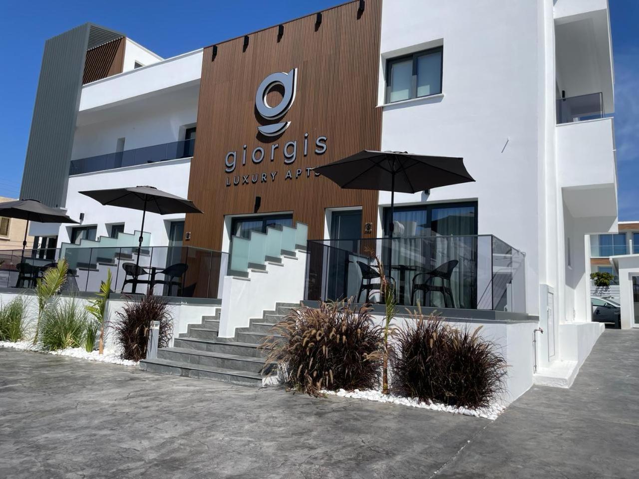 Giorgis Luxury Apartments Айя Напа Екстериор снимка